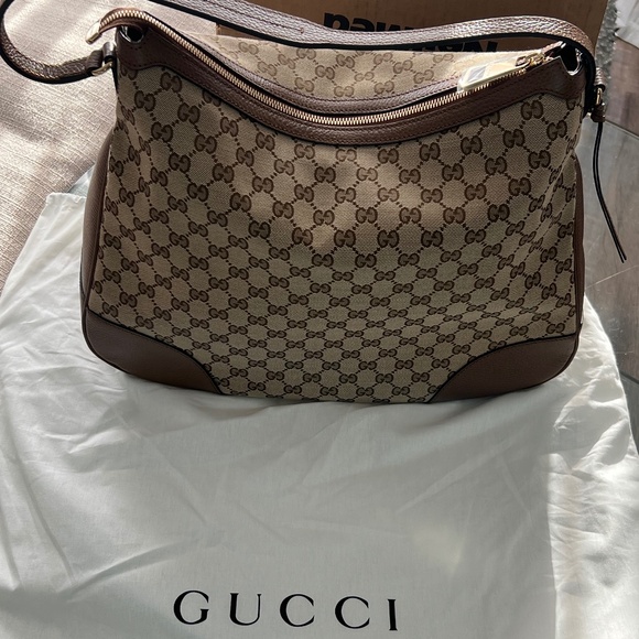 BRAND NEW NEVER USED!  Gucci Bree Large Hobo GG Supreme - Picture 1 of 10